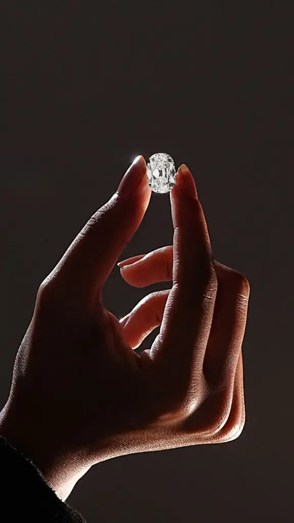 Elegant lab-grown diamond jewelry highlighting sustainable brilliance and contemporary fine jewelry design trends.