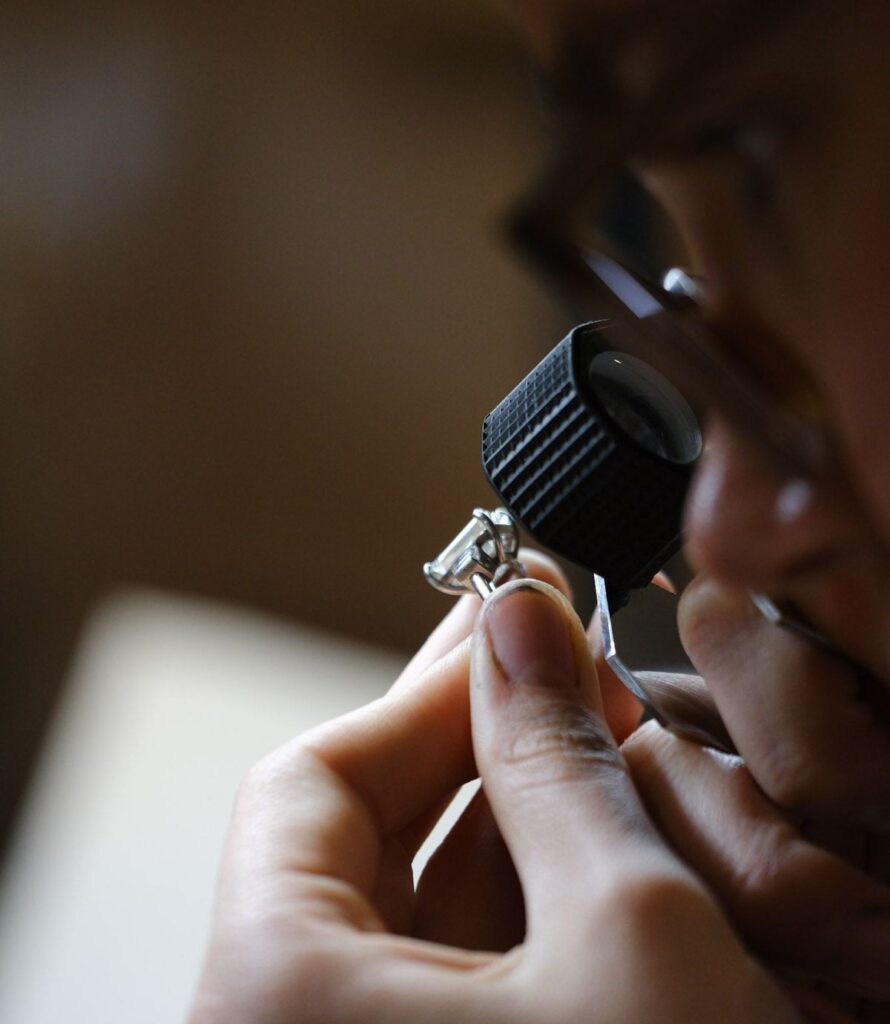 Jewelry inventory trends 2026 for retailers and wholesalers including lab-grown diamonds, gemstone jewelry, and lightweight gold jewellery
