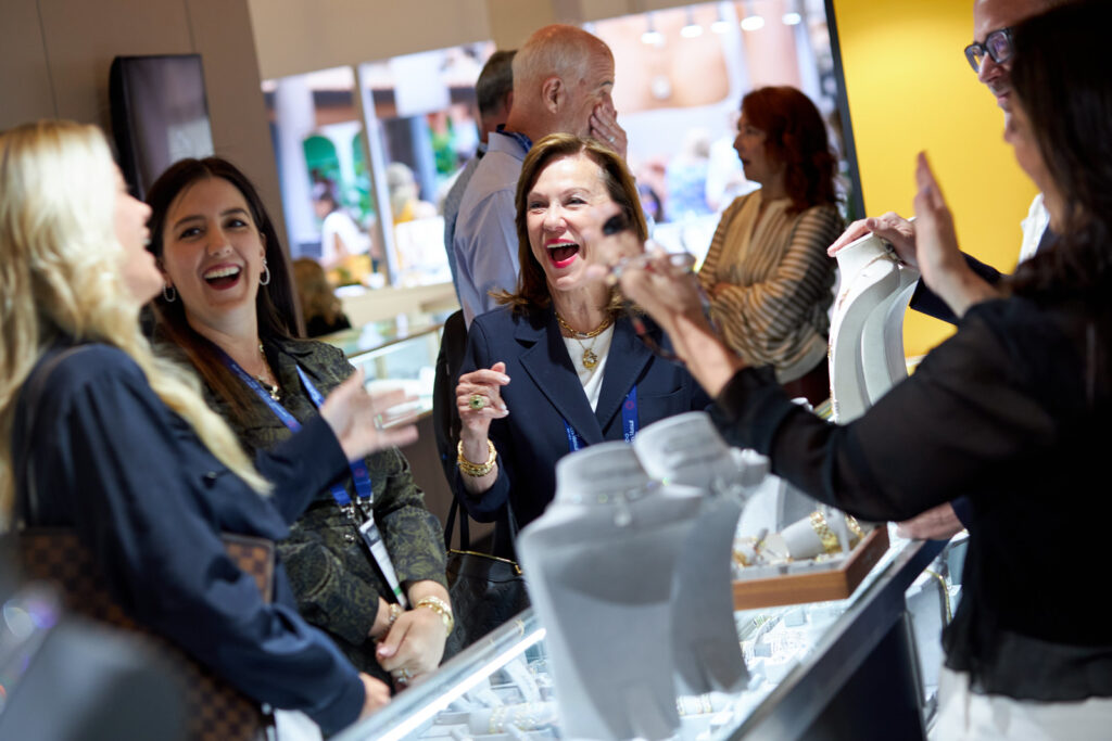 Trending engagement rings, lab grown diamonds, and luxury jewelry styles at JCK 2026
