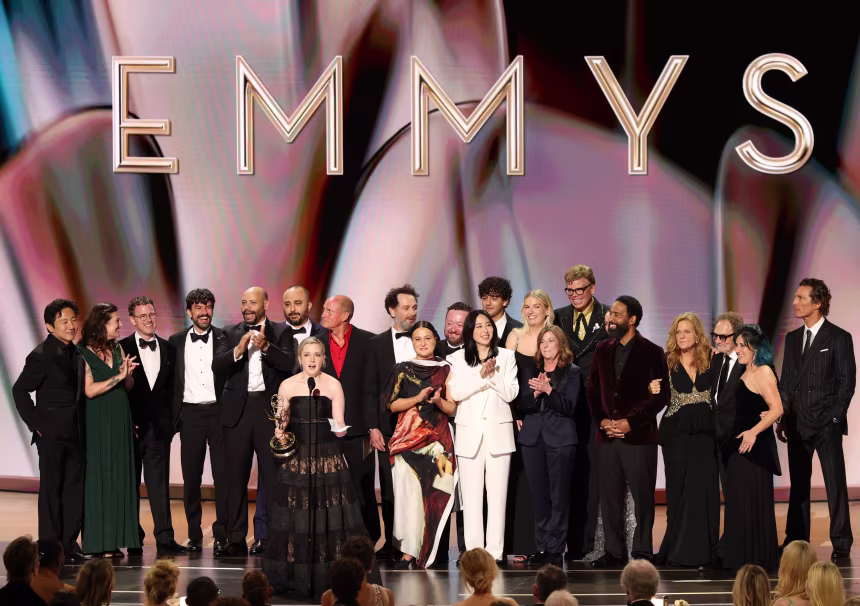 Emmys 2026 red carpet jewelry highlights featuring Selena Gomez, Zendaya, Florence Pugh, Emma D'Arcy, Emilia Clarke, Elle Fanning, and Sarah Pidgeon wearing Tiffany & Co., Mikimoto, Bvlgari, Boucheron, Cartier, and Chanel high jewelry at the 78th Primetime Emmy Awards.